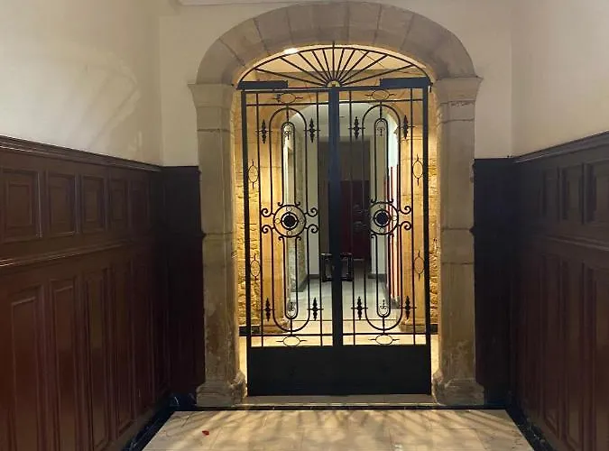 Cimadevilla 19 * 奥维耶多